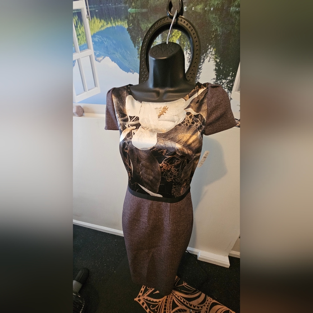 Beautiful Tahari fall dress - Size 6 - NWT